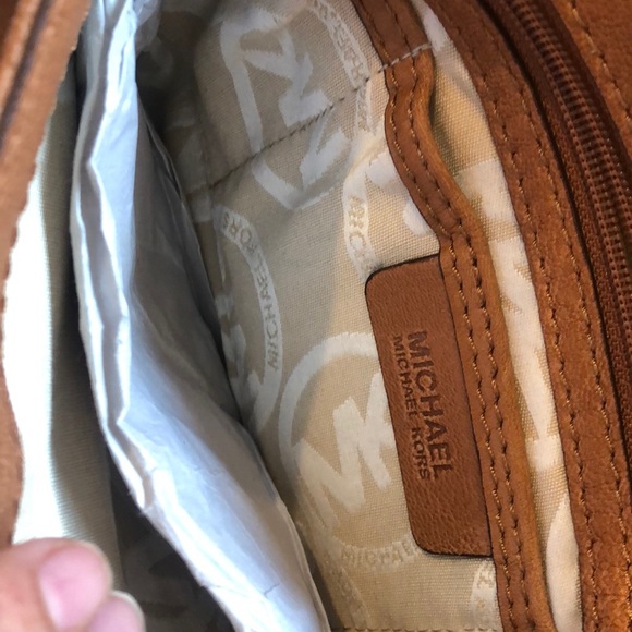 Host pick ππMk clutch by viviglam πππ - Picture 4 of 9